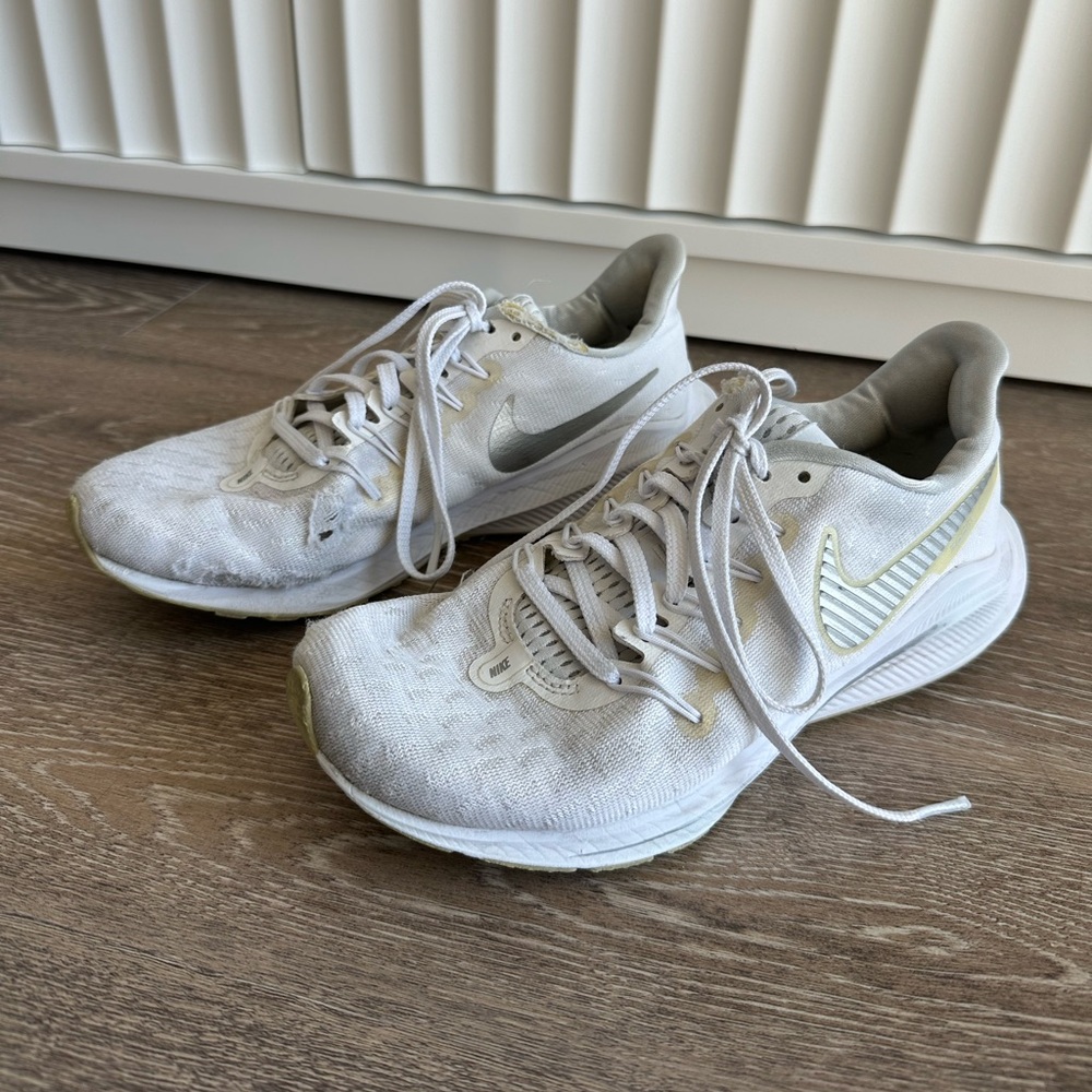 Nike Zoom React White & Silver Running Shoes